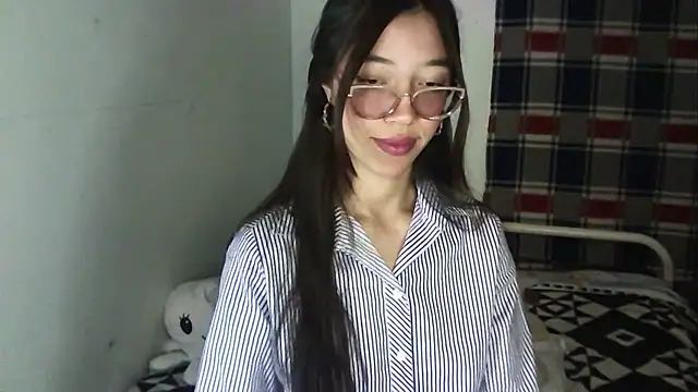 Mikha Ela online show from 28, 10, 2025