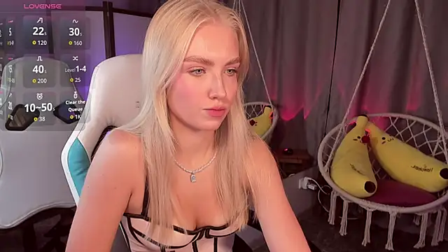 Snapshot of TessaGrays chatting on 15, 10, 2025 TessaGrays online show from 15, 10, 2025