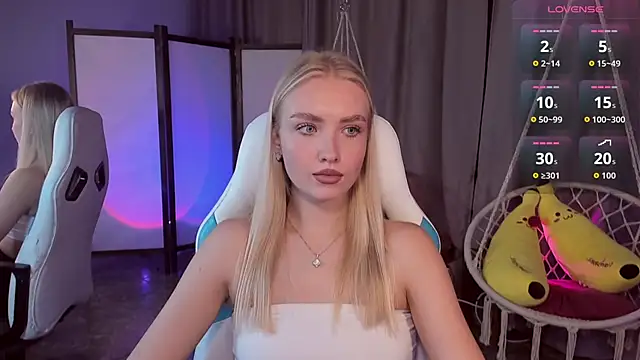 Snapshot of TessaGrays chatting on 21, 10, 2025 TessaGrays online show from 21, 10, 2025