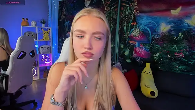 Snapshot of TessaGrays chatting on 28, 10, 2025 TessaGrays online show from 28, 10, 2025