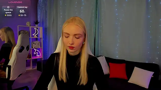 Snapshot of TessaGrays chatting on 4, 11, 2025 TessaGrays online show from 4, 11, 2025