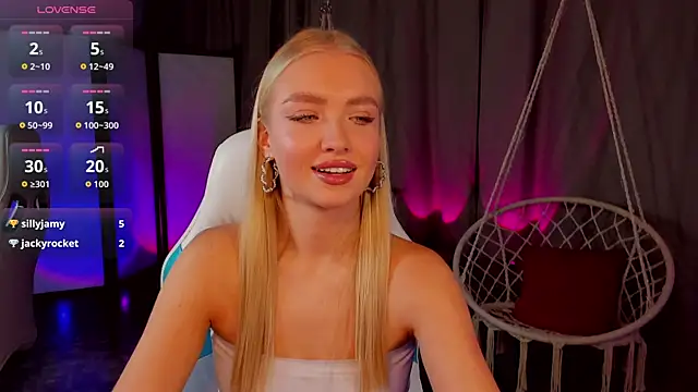 Snapshot of TessaGrays chatting on 20, 12, 2025 TessaGrays online show from 20, 12, 2025