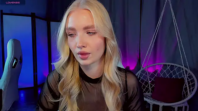 Snapshot of TessaGrays chatting on 22, 12, 2025 TessaGrays online show from 22, 12, 2025