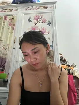 Snapshot of Ami-mi00 chatting on 14, 10, 2025 Ami-mi00 online show from 14, 10, 2025