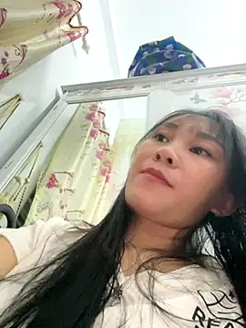 Snapshot of Ami-mi00 chatting on 15, 10, 2025 Ami-mi00 online show from 15, 10, 2025