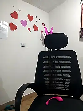 Valentina Squirt- online show from 8, 10, 2025