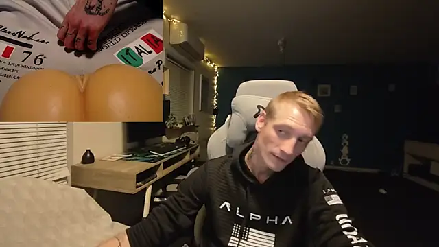 Snapshot of Firefoxdk chatting on 9, 10, 2025 Firefoxdk online show from 9, 10, 2025