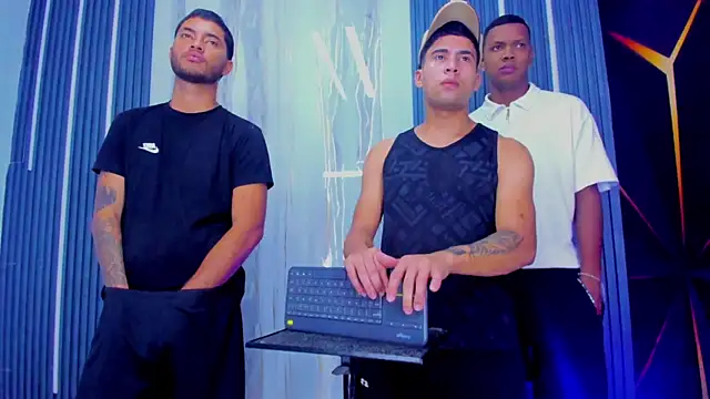 Snapshot of The_Boy_King chatting on 4, 12, 2025 The Boy King online show from 4, 12, 2025