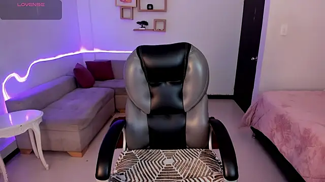 Snapshot of Scarlett__Cooper__ chatting on 19, 11, 2025 Scarlett Cooper online show from 19, 11, 2025