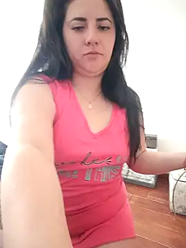Snapshot of saraaa__ chatting on 3, 10, 2025 saraaa   online show from 3, 10, 2025