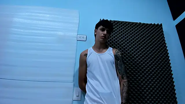 Snapshot of Liam_Brookss chatting on 5, 11, 2025 Liam Brookss online show from 5, 11, 2025