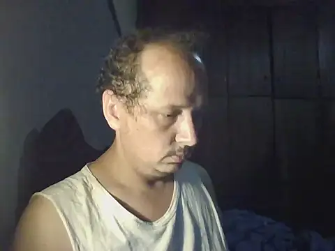 Snapshot of macKnd chatting on 4, 12, 2025 macKnd online show from 4, 12, 2025