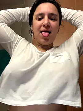 Snapshot of Luisaa_rosee chatting on 9, 10, 2025 Luisaa rosee online show from 9, 10, 2025