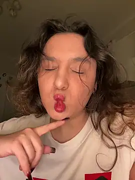 Snapshot of Luisaa_rosee chatting on 31, 10, 2025 Luisaa rosee online show from 31, 10, 2025