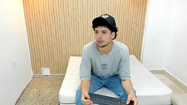 Snapshot of ISRAEL_GRAY chatting on 17, 10, 2025 ISRAEL GRAY online show from 17, 10, 2025