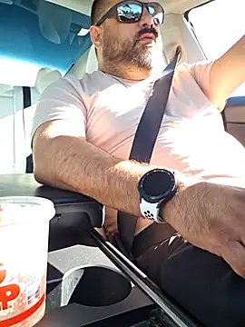 Snapshot of Roddog18 chatting on 28, 11, 2025 Roddog18 online show from 28, 11, 2025