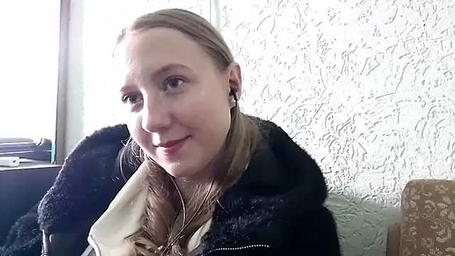 Snapshot of CarynFlaryn chatting on 2, 10, 2025 CarynFlaryn online show from 2, 10, 2025