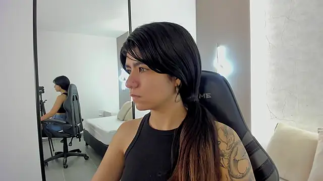 fiorella18  online show from 15, 11, 2025