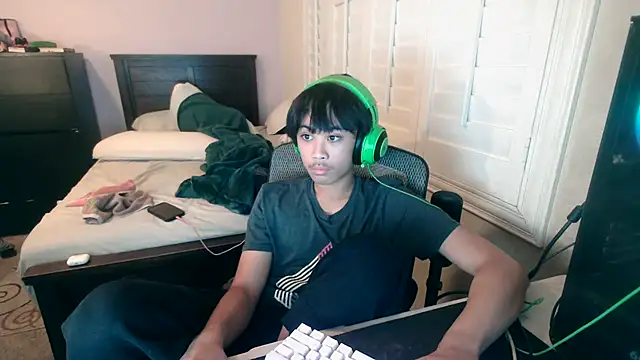 Snapshot of youngasianboy2007 chatting on 22, 10, 2025 youngasianboy2007 online show from 22, 10, 2025