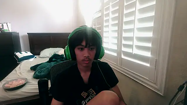 Snapshot of youngasianboy2007 chatting on 2, 11, 2025 youngasianboy2007 online show from 2, 11, 2025