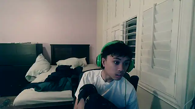 youngasianboy2007 online show from 7, 2, 2026