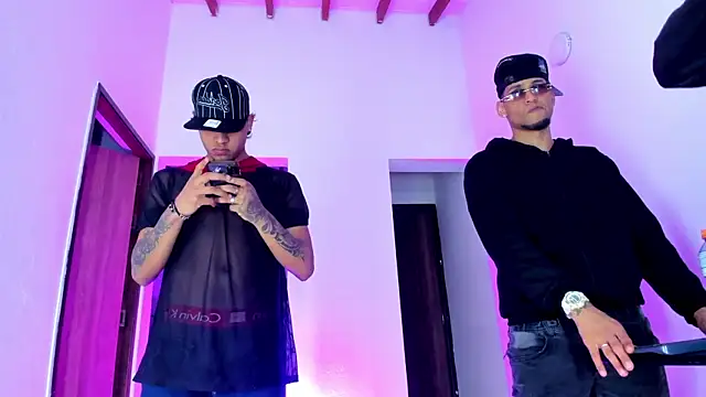 Snapshot of daddys_insanee chatting on 15, 10, 2025 daddys insanee online show from 15, 10, 2025