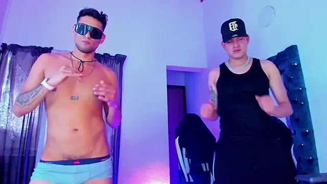 Snapshot of daddys_insanee chatting on 15, 11, 2025 daddys insanee online show from 15, 11, 2025