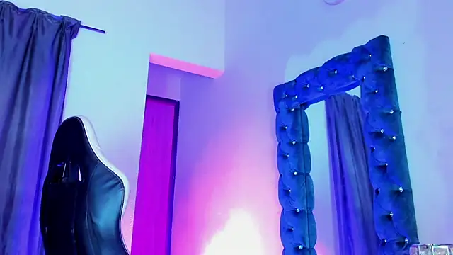 Snapshot of daddys_insanee chatting on 23, 11, 2025 daddys insanee online show from 23, 11, 2025