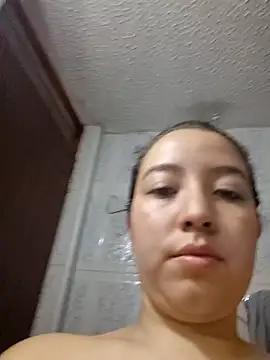 Snapshot of annyaparis chatting on 4, 10, 2025 annyaparis online show from 4, 10, 2025