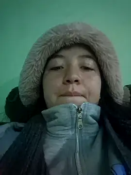 Snapshot of annyaparis chatting on 5, 10, 2025 annyaparis online show from 5, 10, 2025