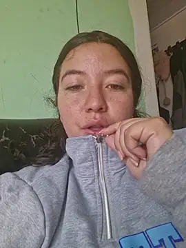 Snapshot of annyaparis chatting on 19, 10, 2025 annyaparis online show from 19, 10, 2025