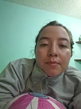 Snapshot of annyaparis chatting on 4, 11, 2025 annyaparis online show from 4, 11, 2025