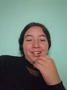 Snapshot of annyaparis chatting on 5, 11, 2025 annyaparis online show from 5, 11, 2025