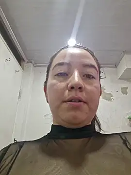 Snapshot of annyaparis chatting on 8, 11, 2025 annyaparis online show from 8, 11, 2025