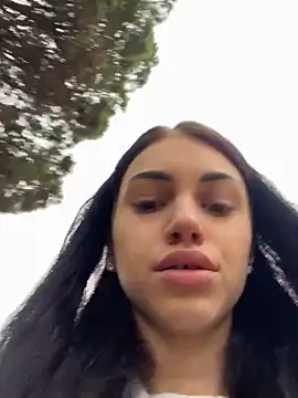 Snapshot of ilariea_girl chatting on 22, 10, 2025 ilariea girl online show from 22, 10, 2025