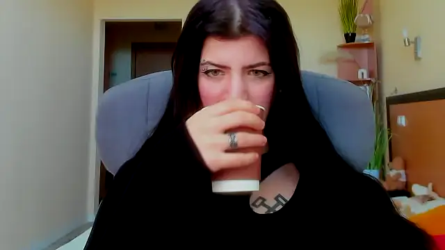 Snapshot of Miamoora chatting on 16, 10, 2025 Miamoora online show from 16, 10, 2025