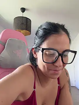 LaPetiteKim online show from 10, 3, 2026