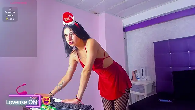 LeaMoreau22 online show from 3, 12, 2025