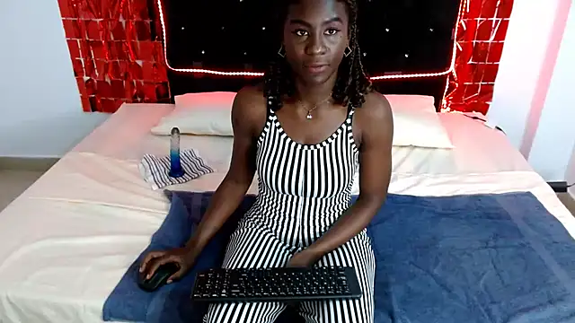 Snapshot of NaomiRosexxx chatting on 20, 10, 2025 NaomiRosexxx online show from 20, 10, 2025