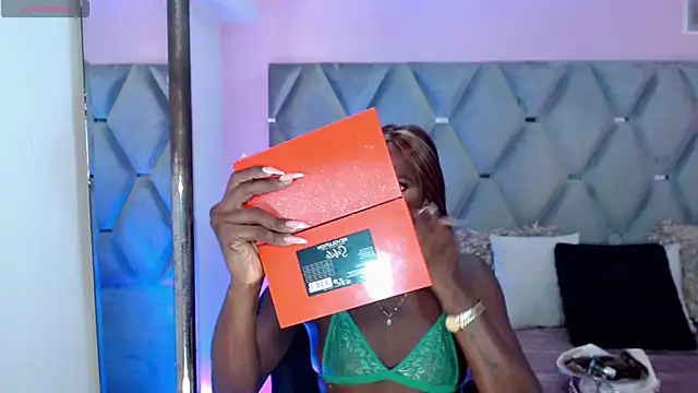 Miranda Collins online show from 17, 11, 2025