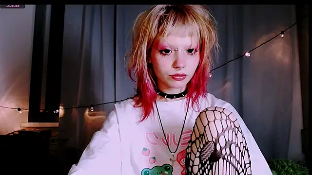 Pink K1tty online show from 15, 10, 2025