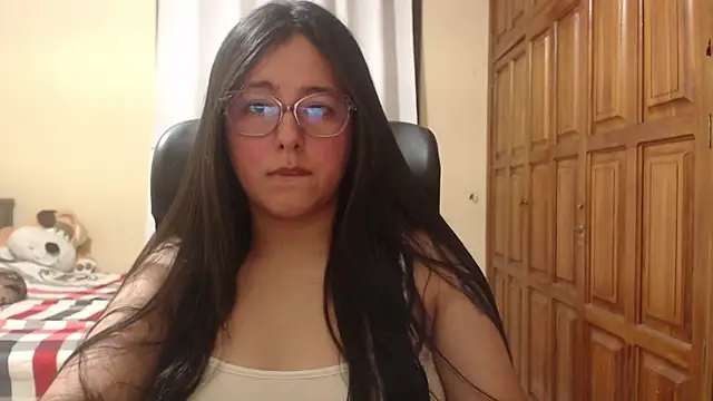 Snapshot of Venus_cat_ chatting on 17, 7, 2026 Venus cat online show from 17, 7, 2026
