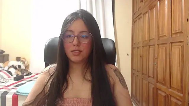 Snapshot of Venus_cat_ chatting on 18, 7, 2026 Venus cat online show from 18, 7, 2026