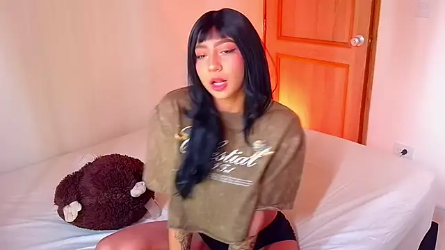 emma web  online show from 23, 10, 2025