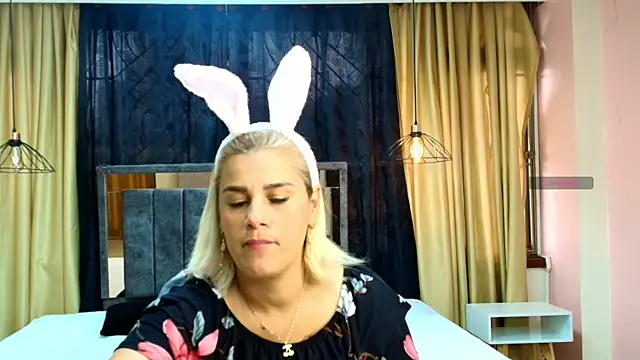 scarlet milf  online show from 23, 10, 2025