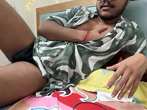 Snapshot of YourBlackBull chatting on 31, 10, 2025 YourBlackBull online show from 31, 10, 2025