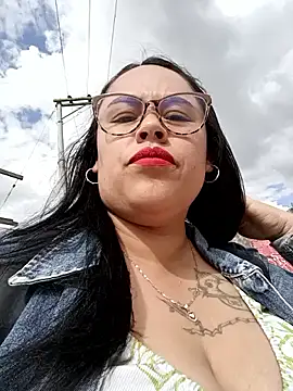 Snapshot of Italia_12 chatting on 1, 11, 2025 Italia 12 online show from 1, 11, 2025