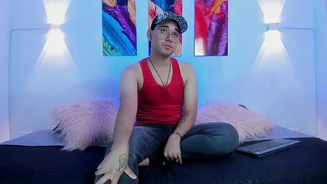 Snapshot of ColeCruz chatting on 17, 10, 2025 ColeCruz online show from 17, 10, 2025