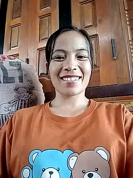 Snapshot of -Lauren- chatting on 4, 10, 2025 -Lauren- online show from 4, 10, 2025