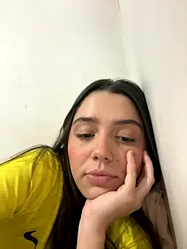 luiza barcelos online show from 15, 10, 2025
